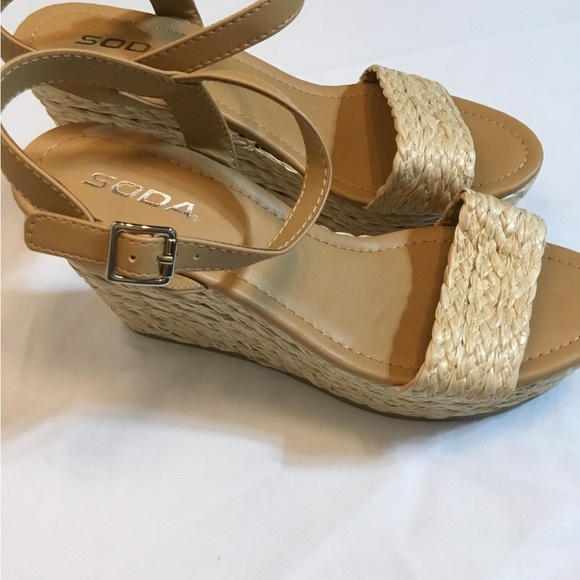 Soda Brand Sandal Wedges Size 10 NWOB - Picture 6 of 7